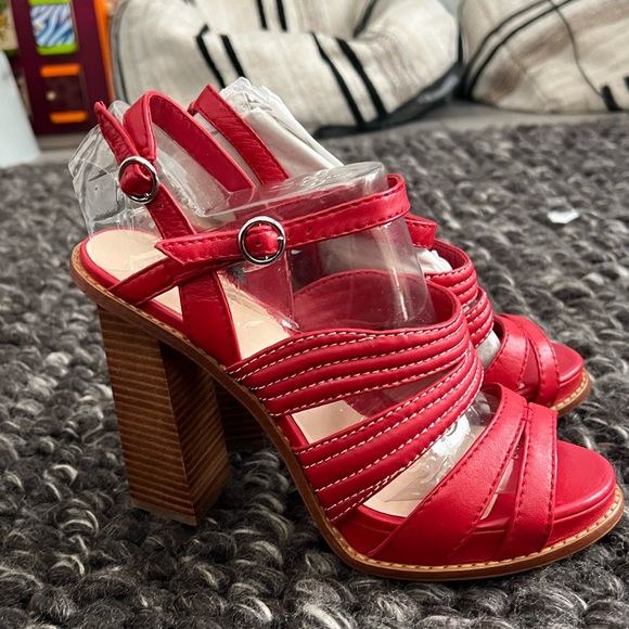 Aldo Rise Heels - Picture 4 of 4